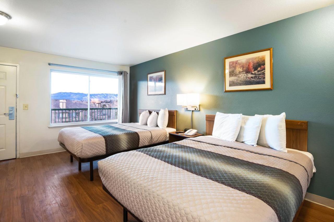 Hometowne Studios By Red Roof Colorado Springs - Airport Bagian luar foto