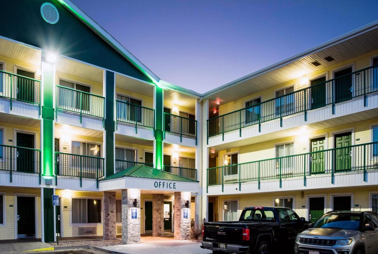 Hometowne Studios By Red Roof Colorado Springs - Airport Bagian luar foto