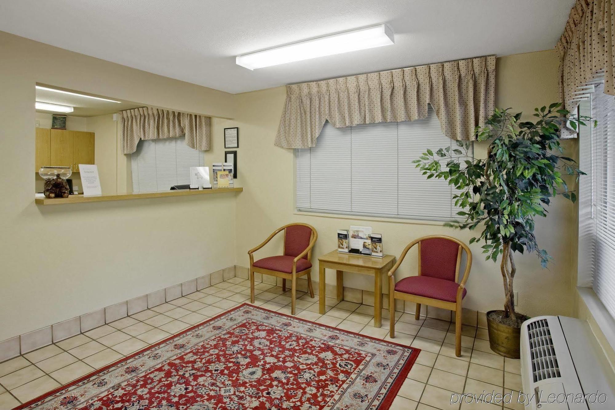 Hometowne Studios By Red Roof Colorado Springs - Airport Bagian luar foto